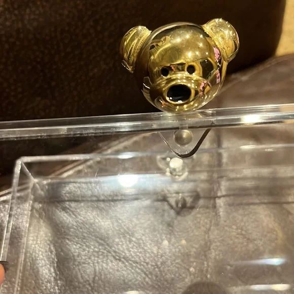 Ashlyn’d lucite clutch with interchangeable pouches - Picture 3 of 7